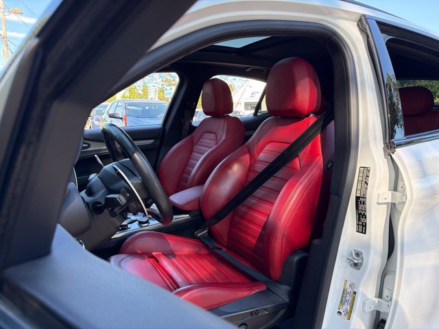 Used 2023 Alfa Romeo Stelvio Veloce AWD/4WD image 36