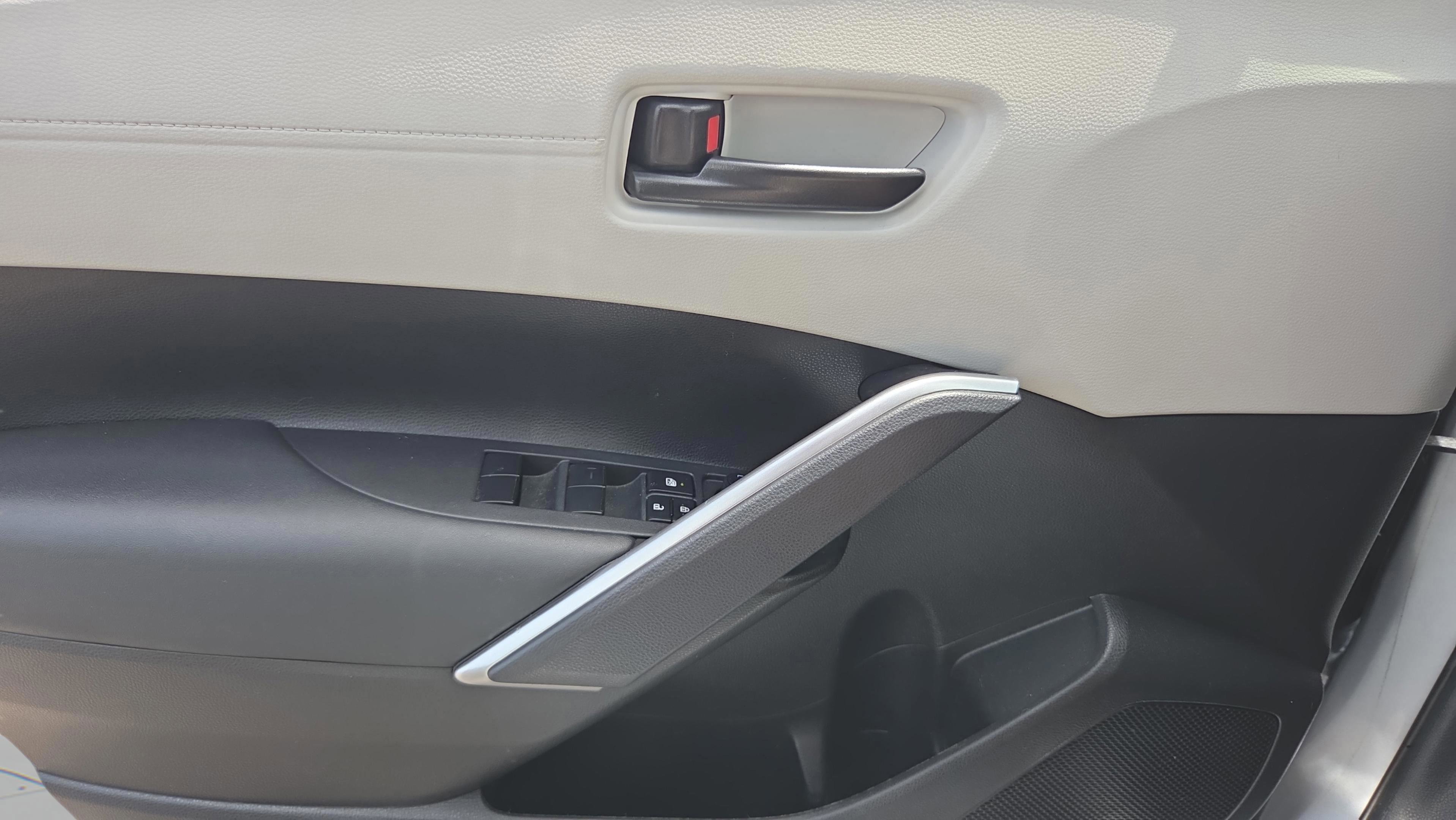 Certified 2024 Toyota Corolla Cross L FWD image 17