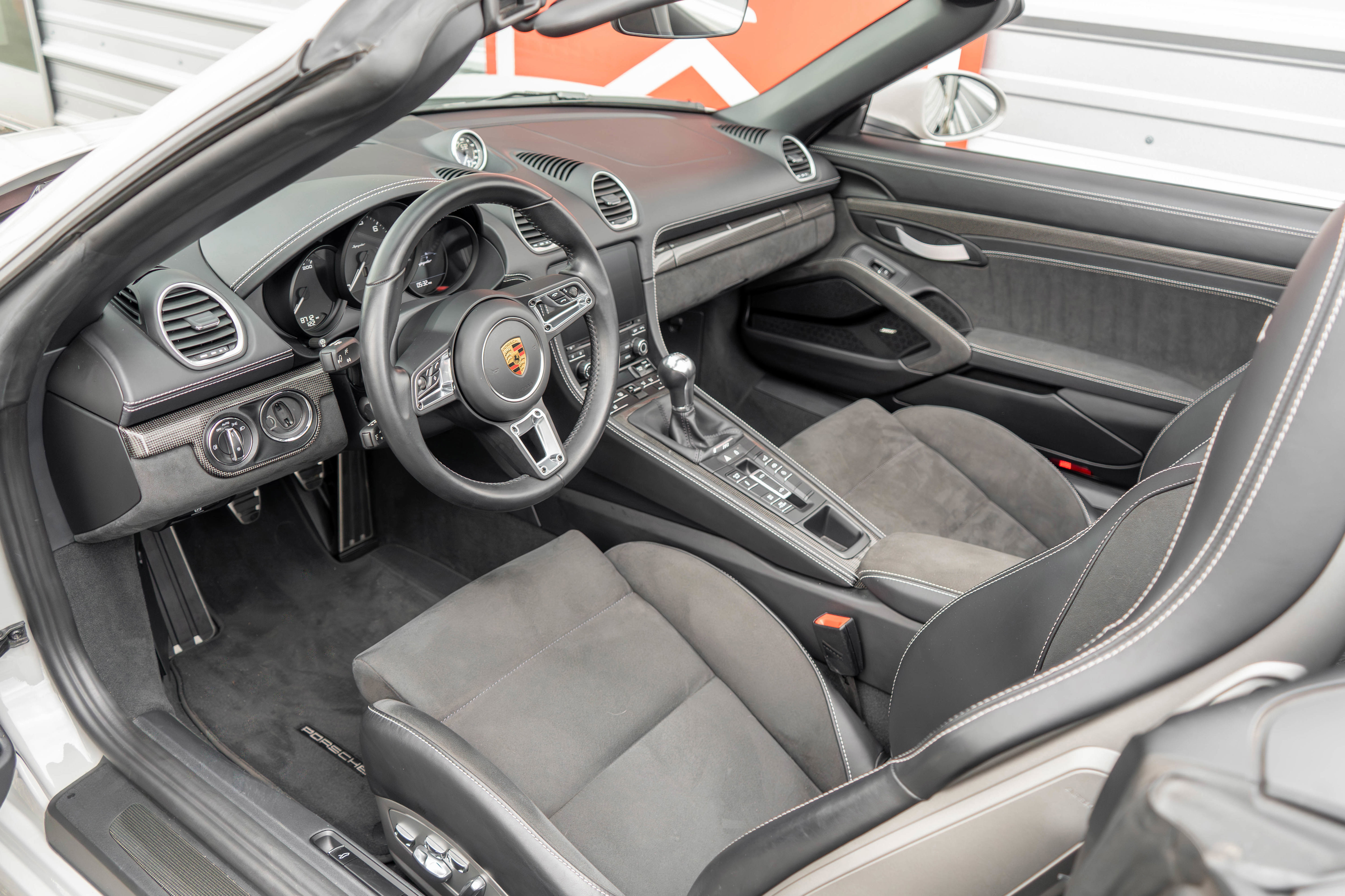 Used 2022 Porsche 718 Boxster Spyder w/ Light Design Package RWD image 8