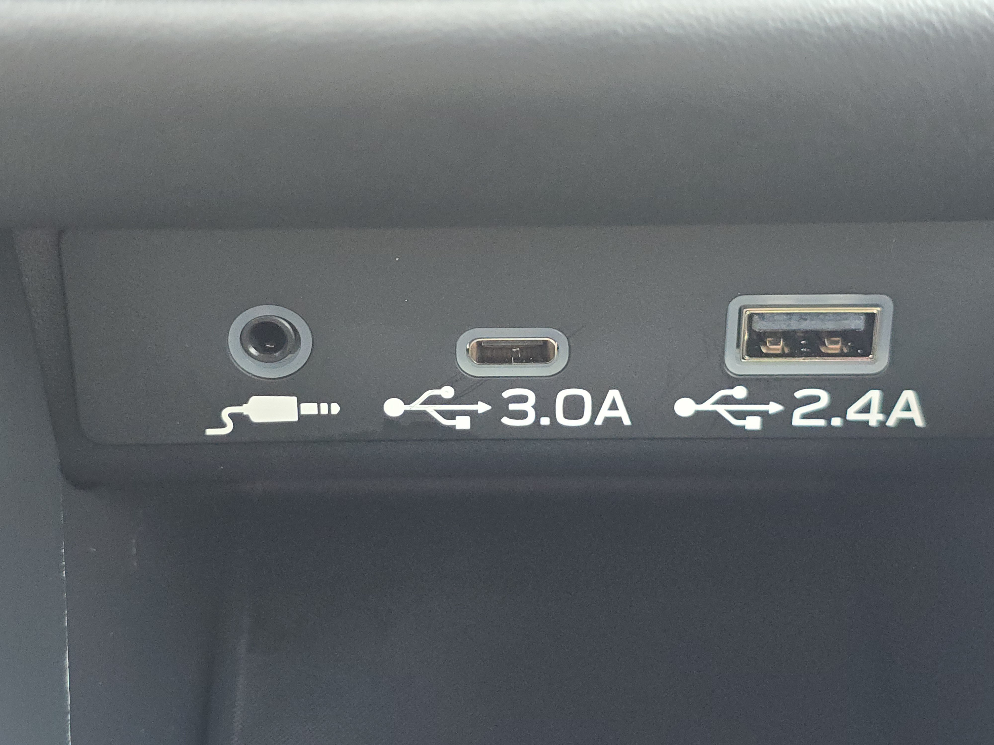 Certified 2025 Subaru Outback Limited AWD/4WD image 13