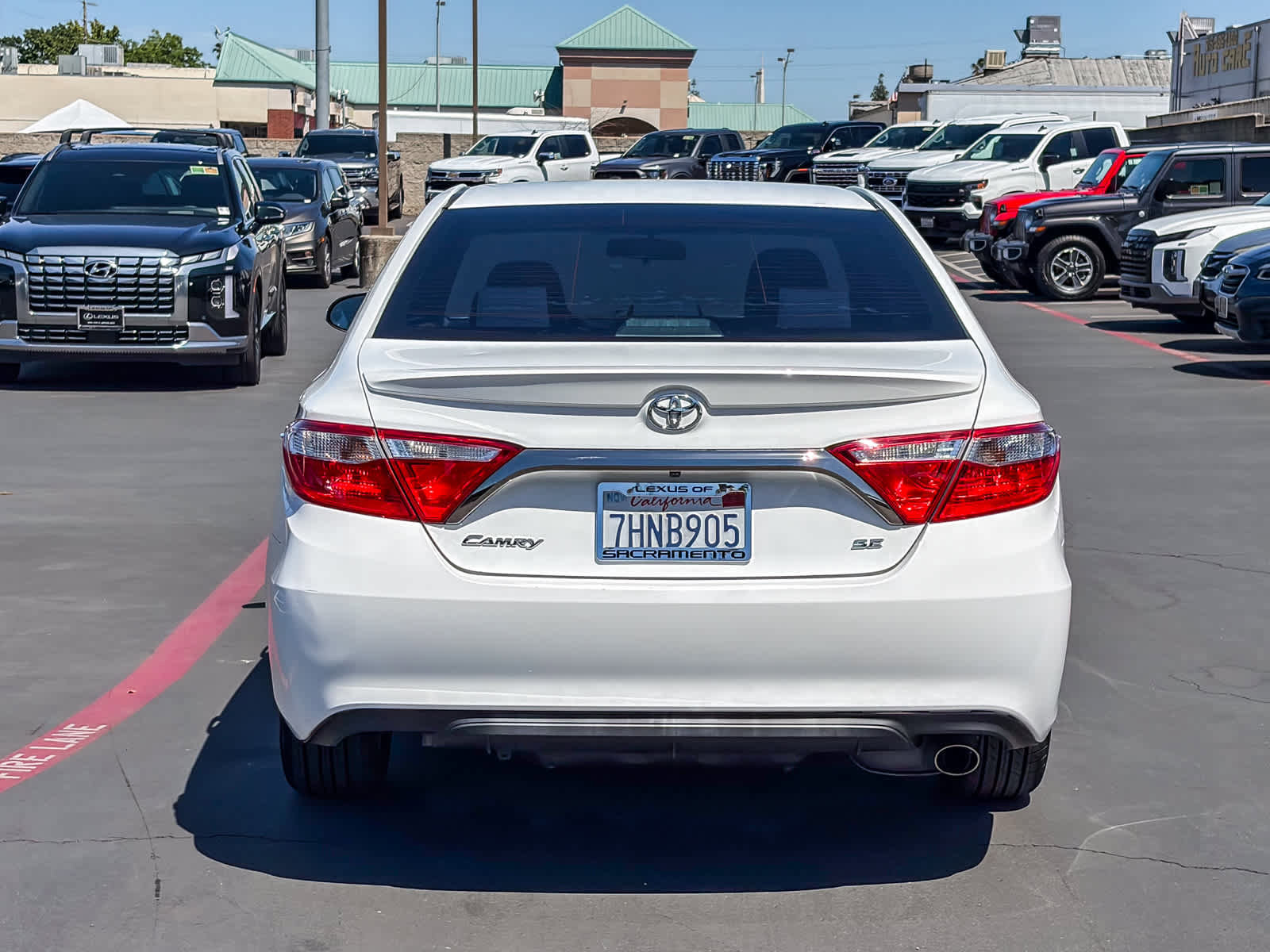 Used 2015 Toyota Camry SE FWD image 3