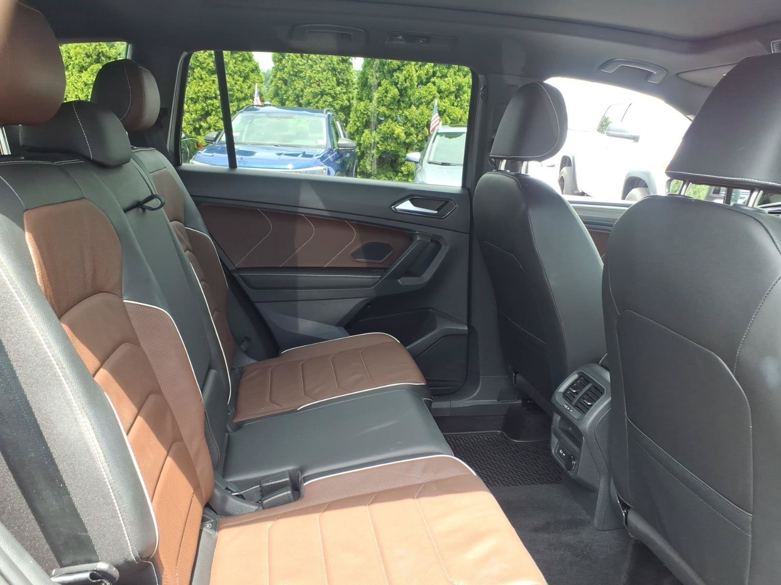 Certified 2023 Volkswagen Tiguan SEL R-Line AWD/4WD image 10