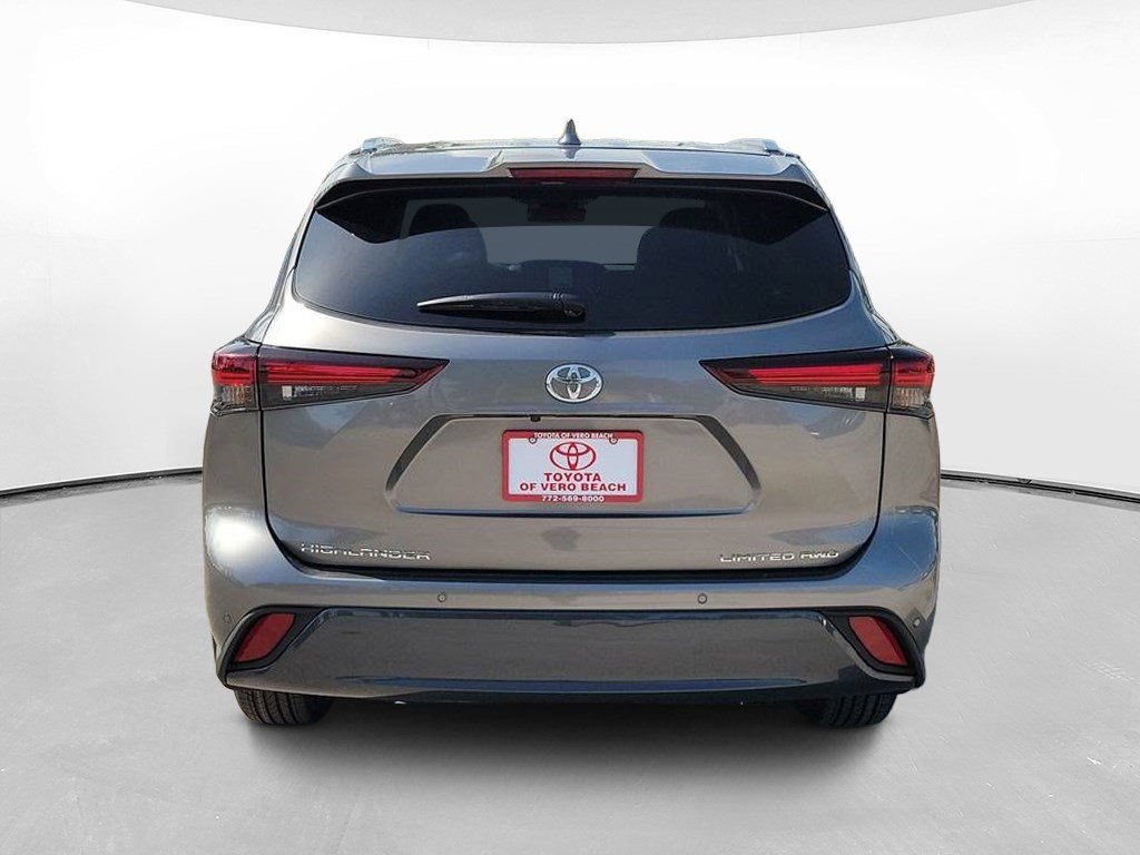 New 2026 Toyota Highlander Limited AWD/4WD image 5