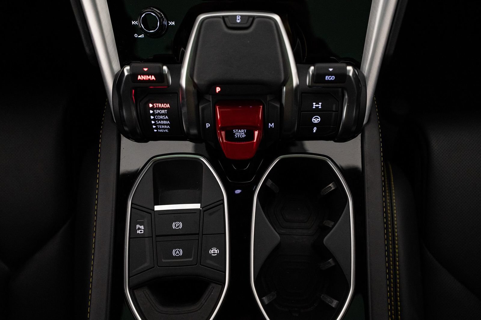 Used 2020 Lamborghini Urus AWD/4WD image 41