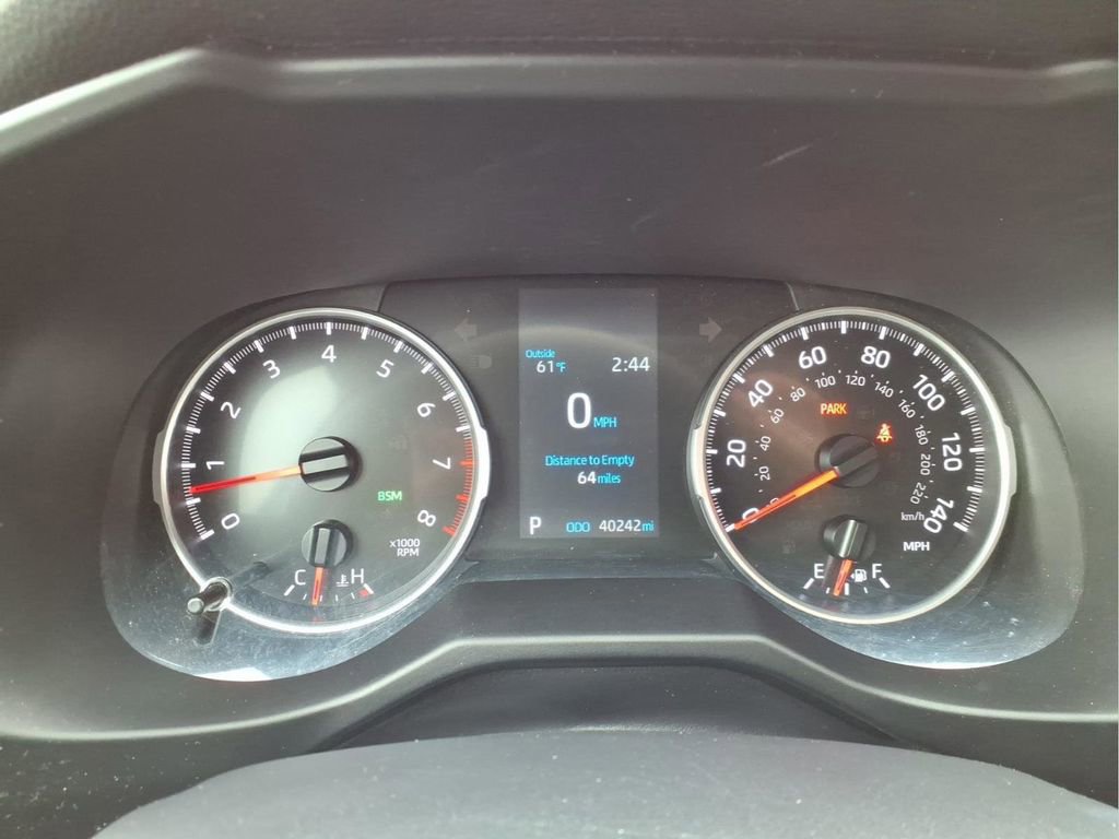 Used 2022 Toyota RAV4 XLE w/ Convenience Package image 31