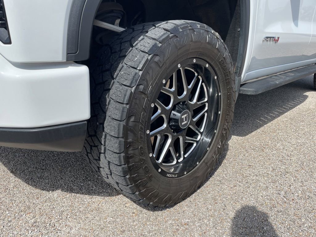 Used 2024 GMC Sierra 1500 AT4 w/ AT4 Premium Package image 9