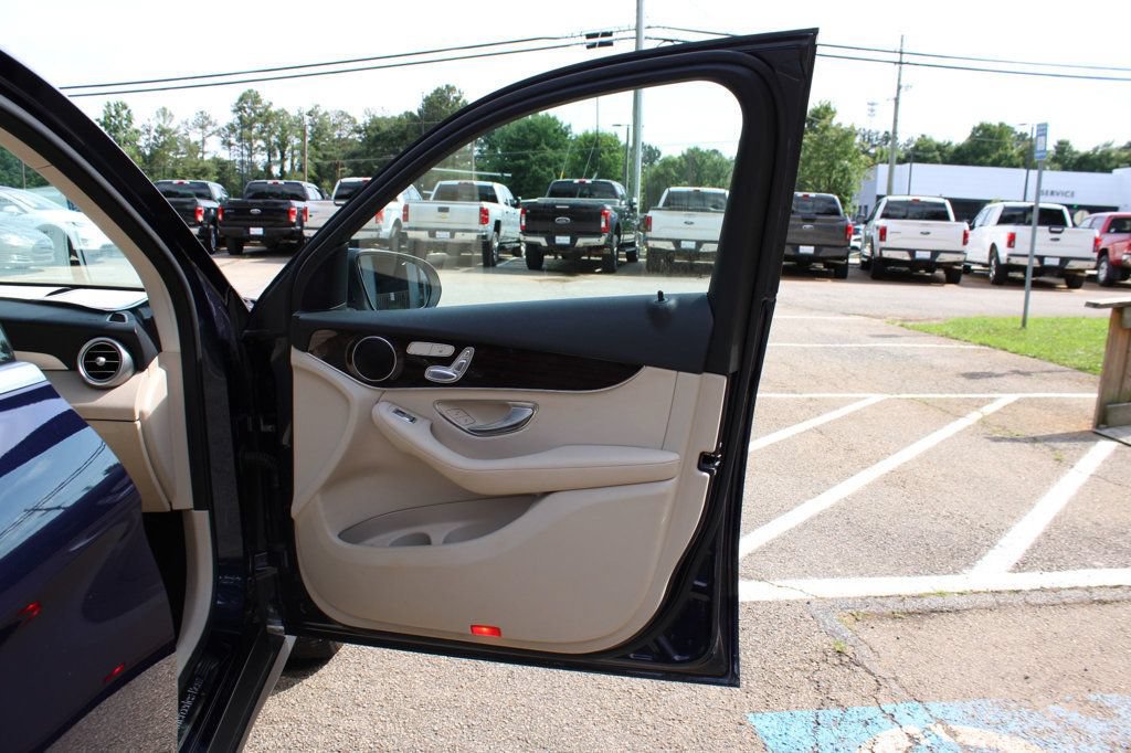 Used 2018 Mercedes-Benz GLC 300 4MATIC image 31