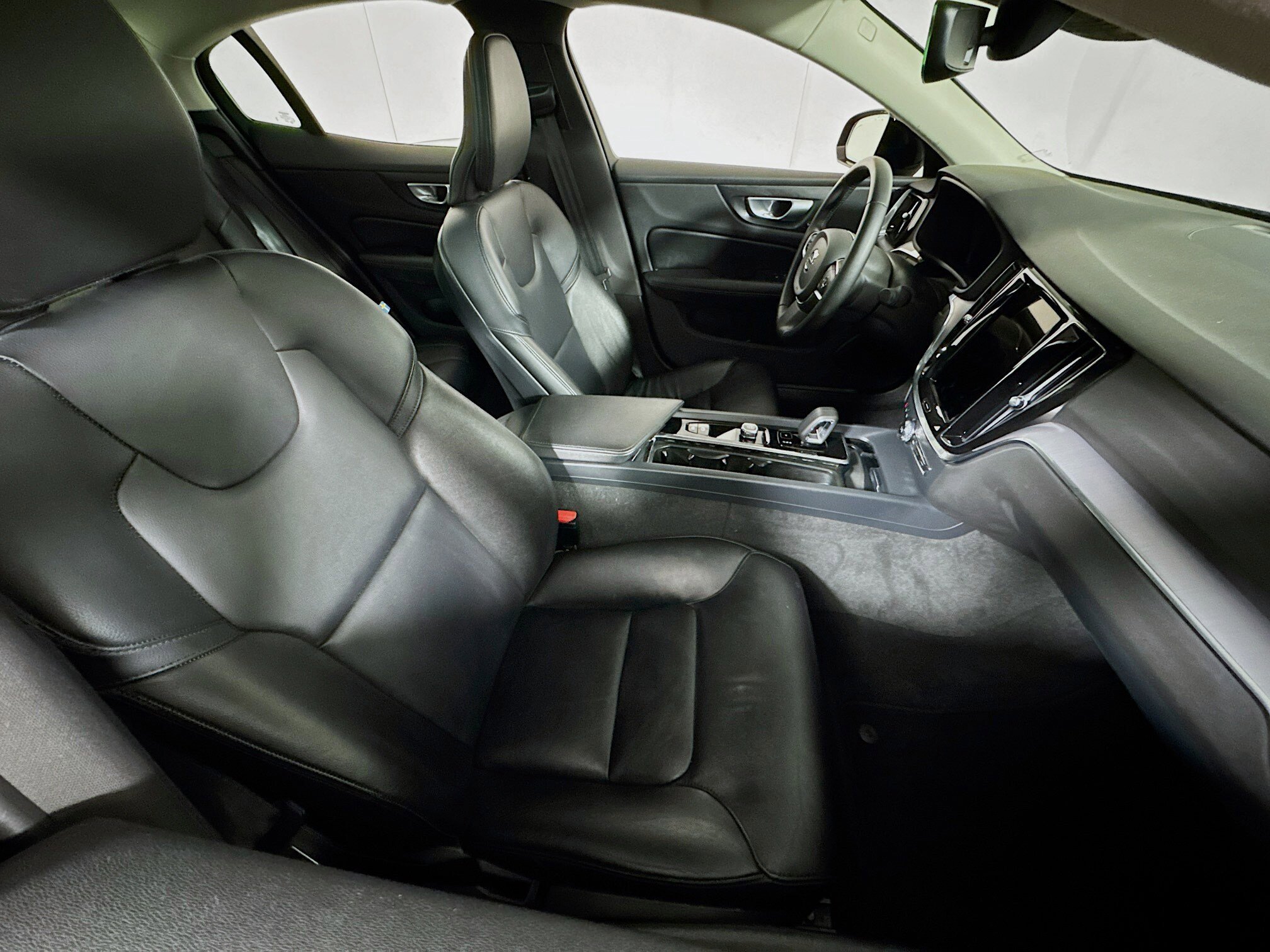 Used 2024 Volvo S60 B5 Core image 26