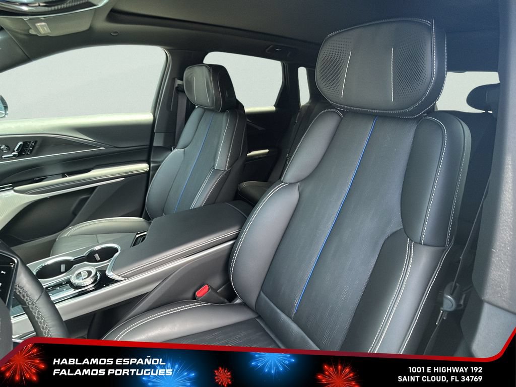 Certified 2025 Cadillac Lyriq Luxury w/ LPO, Floor Liner Package AWD/4WD image 22