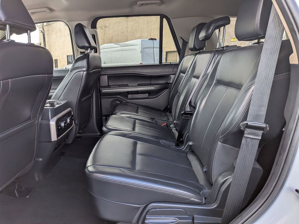 Used 2024 Ford Expedition XLT image 24