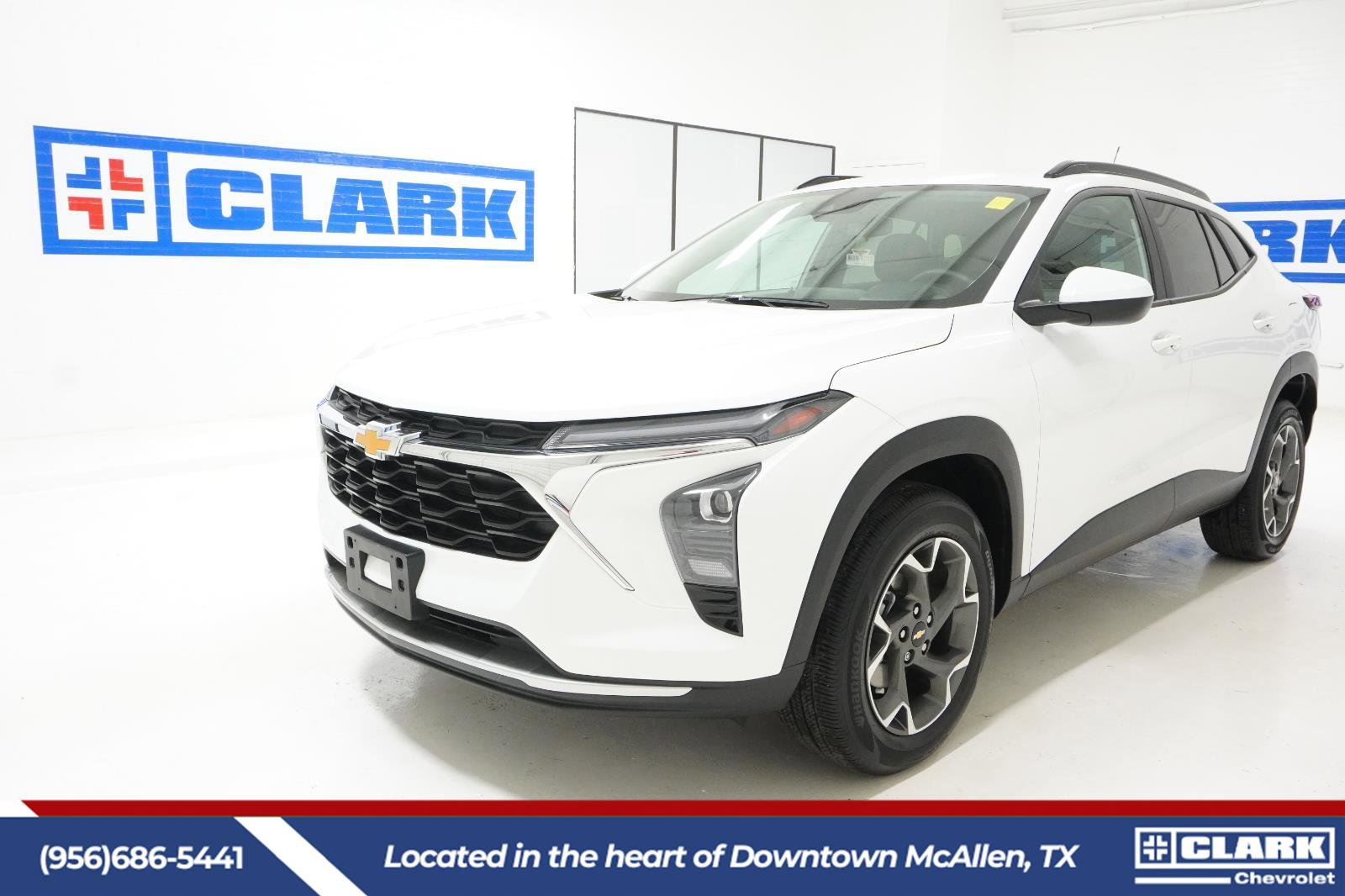 Used 2025 Chevrolet Trax LT w/ Driver Confidence Package image 1