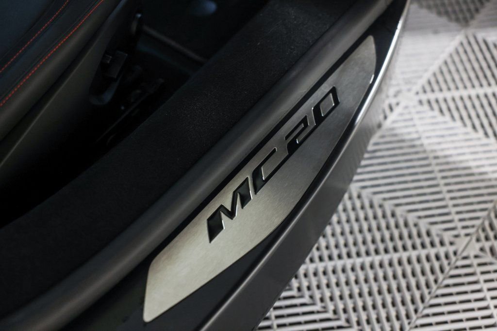 Used 2022 Maserati MC20 Coupe image 23