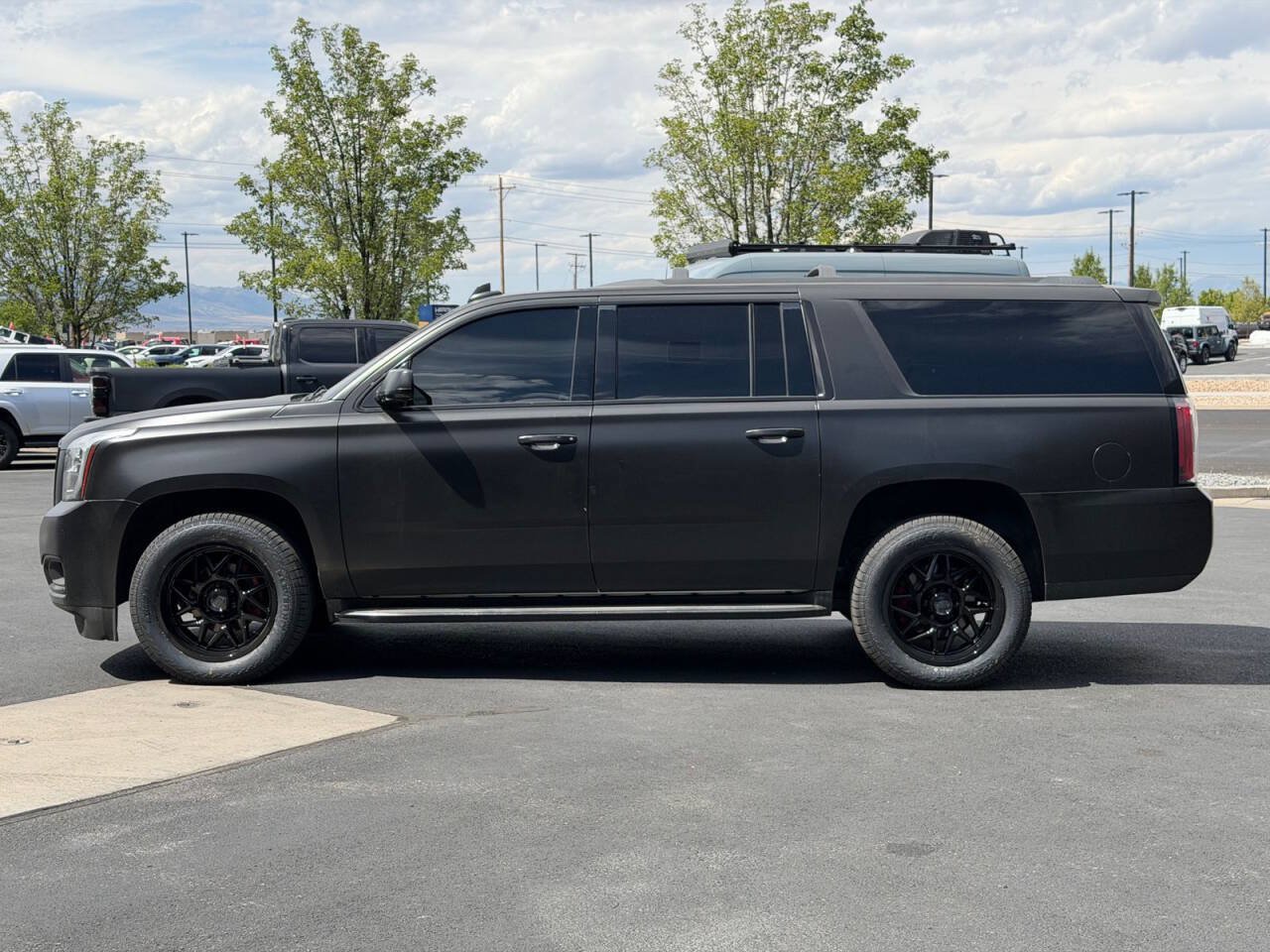 Used 2018 GMC Yukon XL SLT w/ Open Road Package AWD/4WD image 6