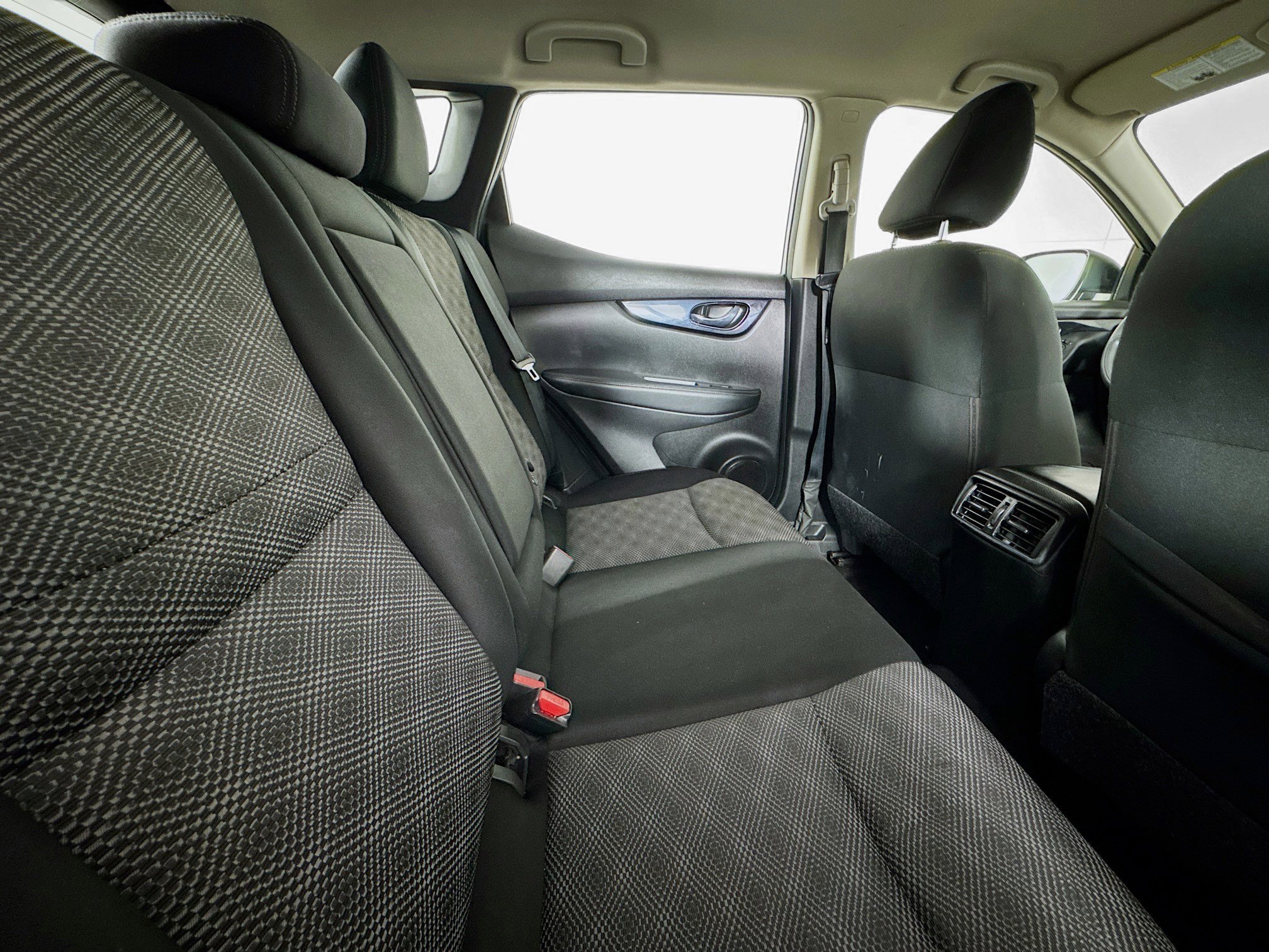 Used 2020 Nissan Rogue Sport SV image 26