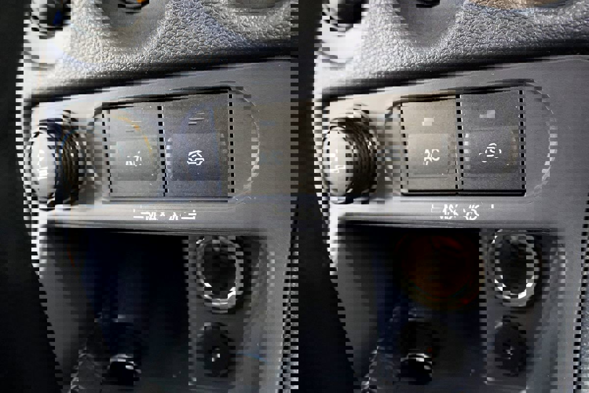 Used 2012 Ford Transit Connect XLT Premium image 31