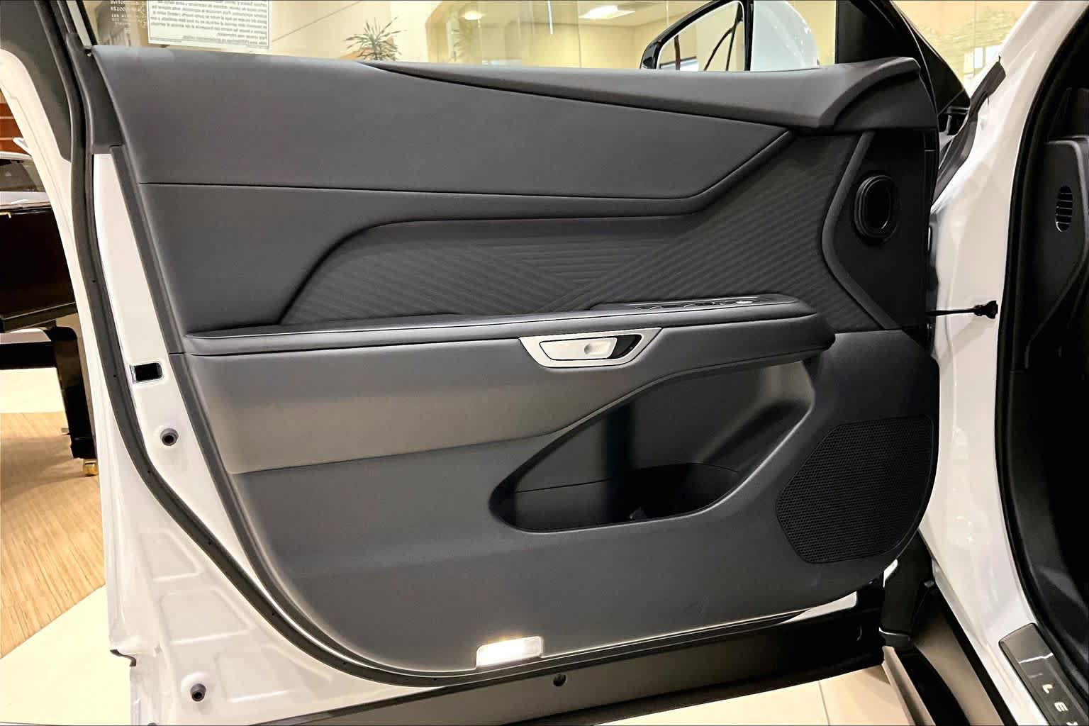 New 2026 Lexus ES 350e FWD image 16