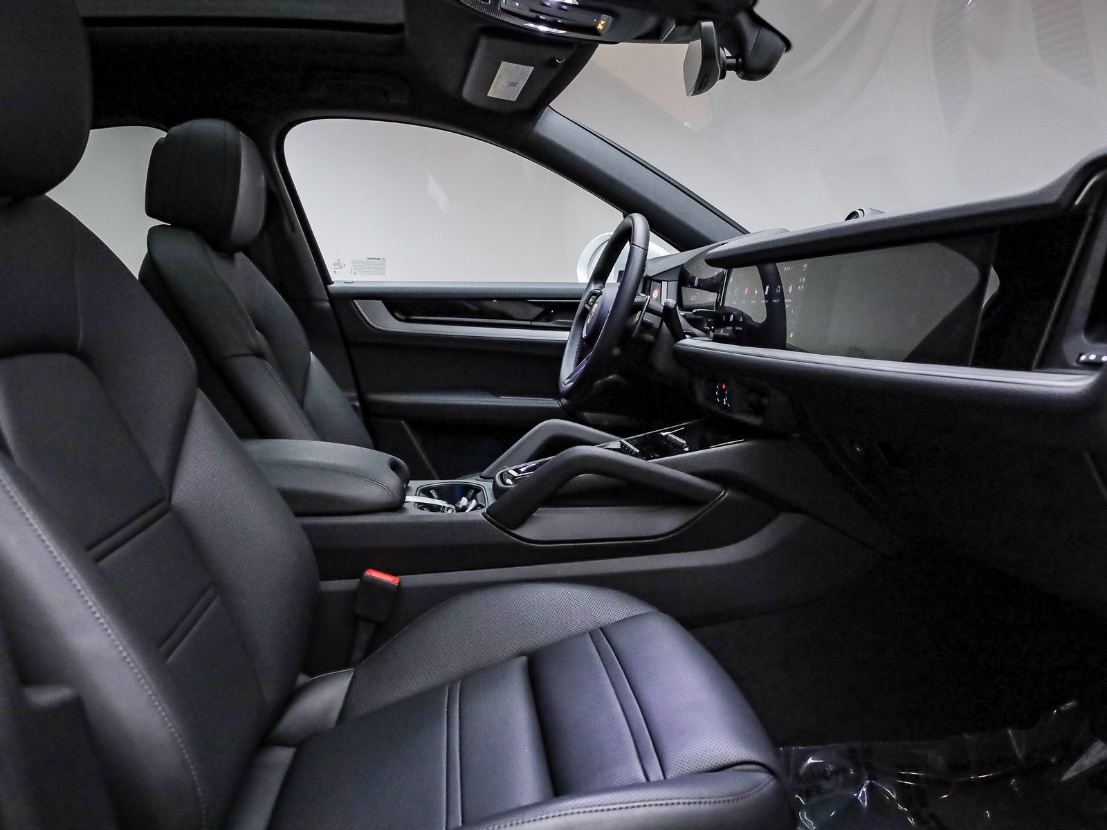 Certified 2025 Porsche Cayenne S image 22