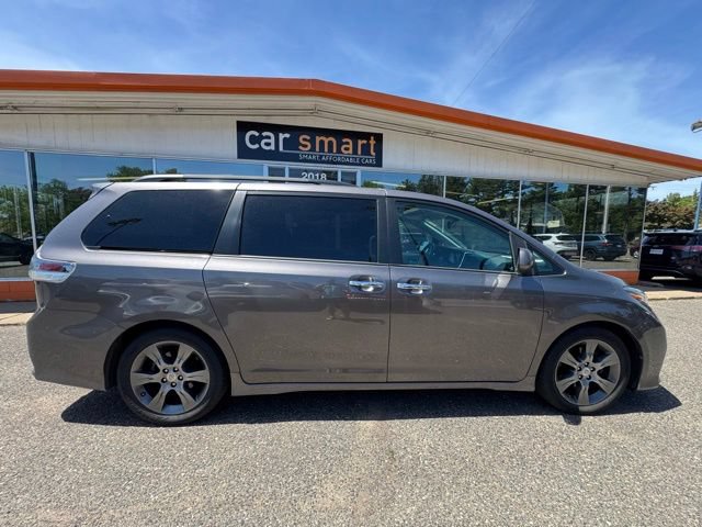 Used 2015 Toyota Sienna SE FWD image 8