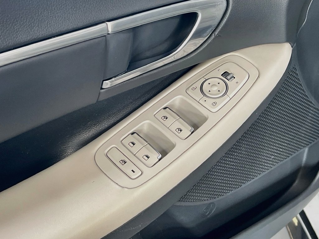Used 2023 Hyundai Sonata SEL FWD image 18