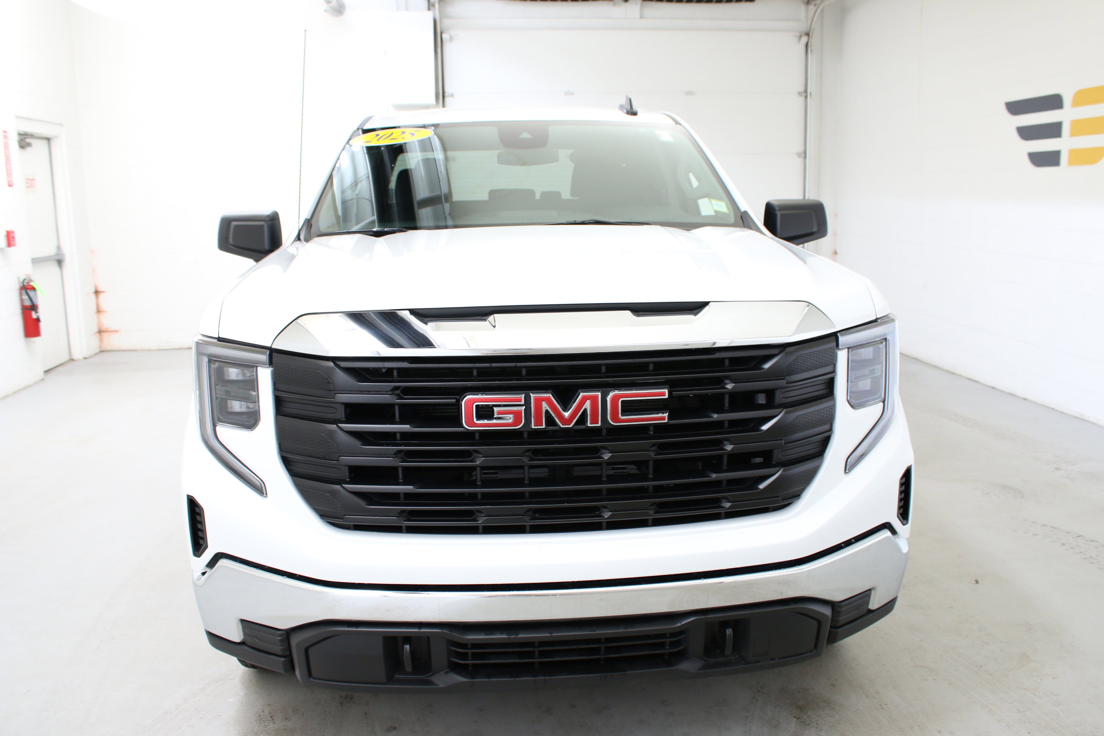 Used 2025 GMC Sierra 1500 Pro w/ Pro Value Package image 2
