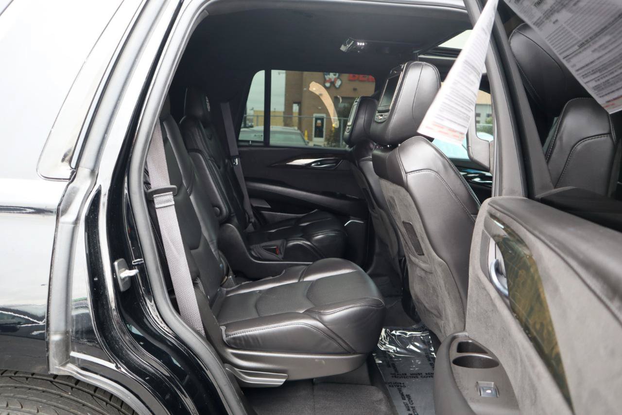 Used 2017 Cadillac Escalade Platinum AWD/4WD image 12