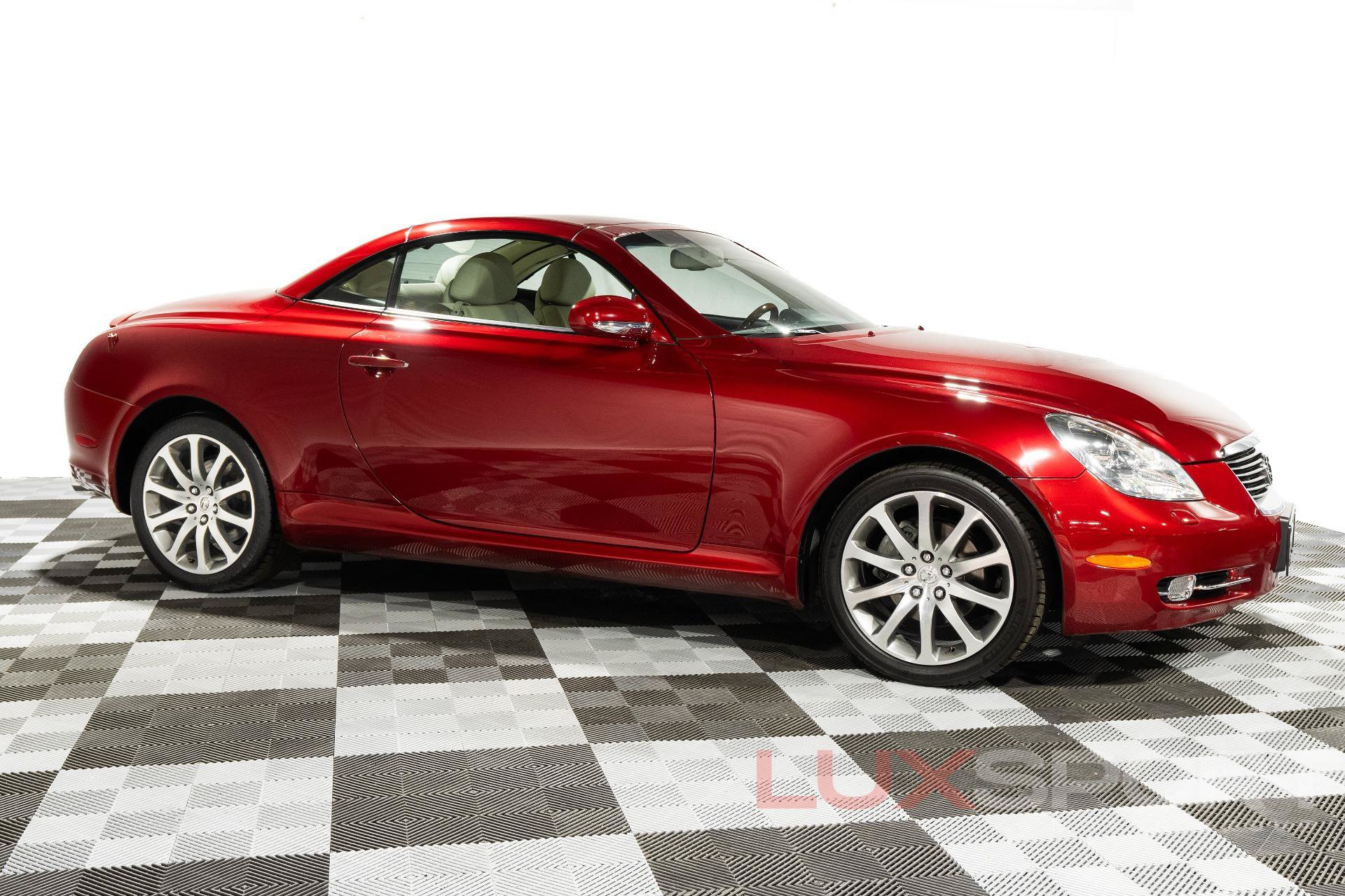 Used 2008 Lexus SC 430 Convertible RWD image 2
