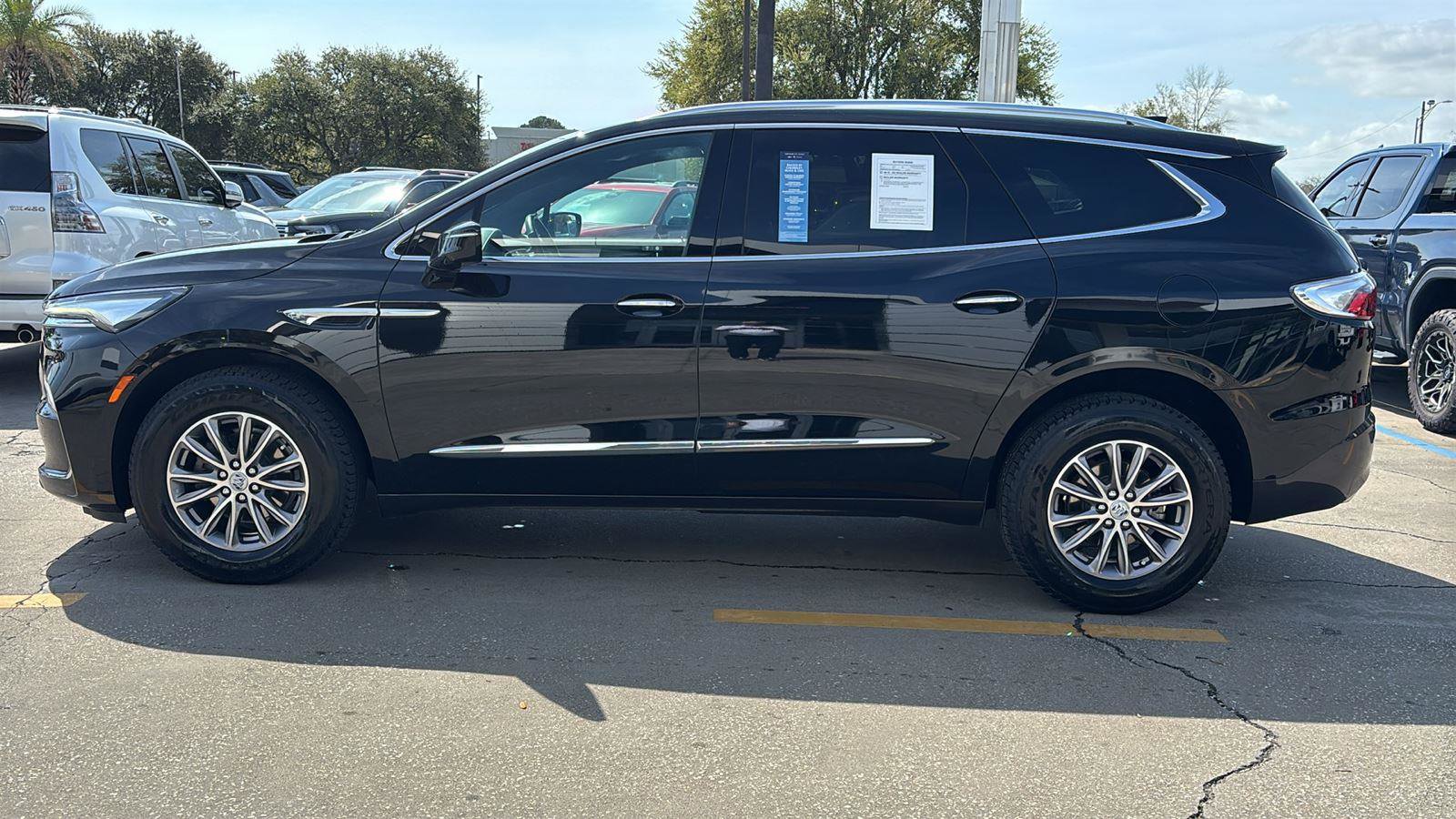 Certified 2023 Buick Enclave Essence FWD image 4