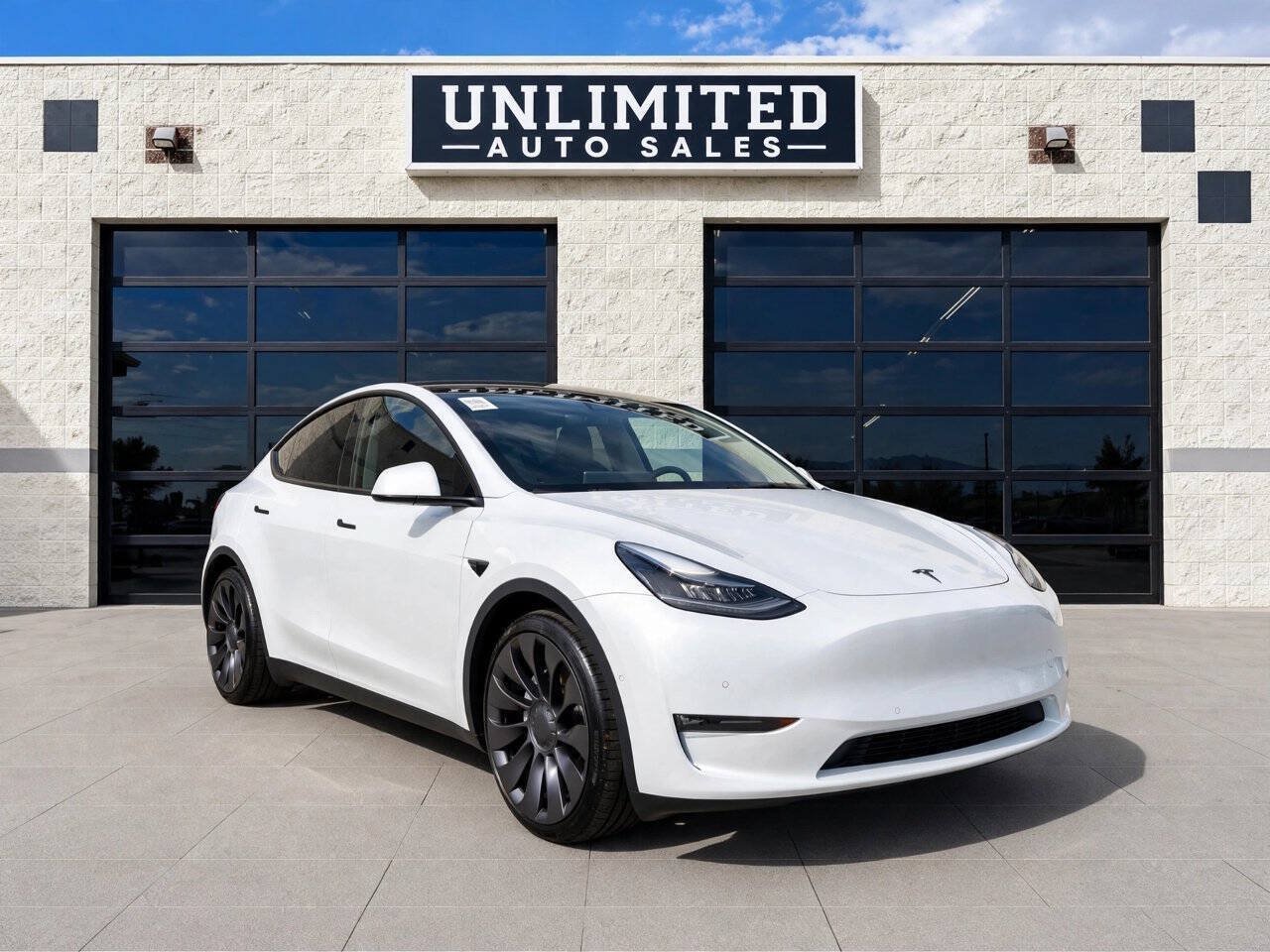 Used 2022 Tesla Model Y Performance AWD/4WD image 1