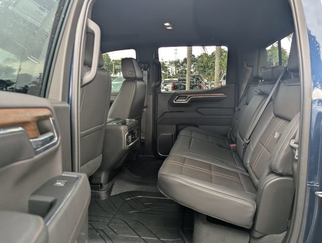 Used 2023 Chevrolet Silverado 1500 High Country w/ High Country Premium Package AWD/4WD image 21