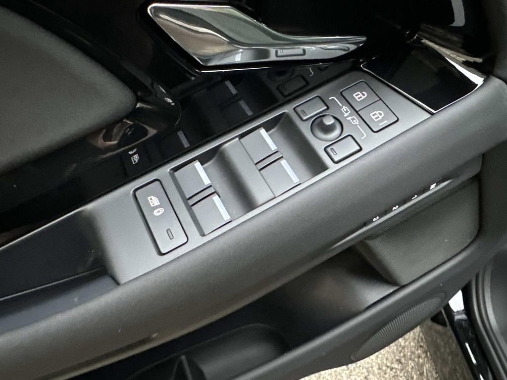 New 2026 Land Rover Range Rover Evoque Dynamic SE image 10