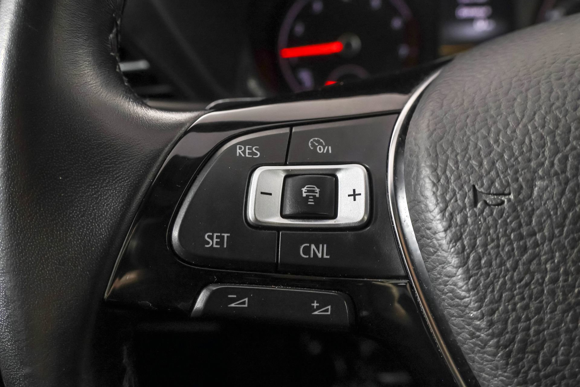 Used 2022 Volkswagen Passat 2.0T R-Line image 25