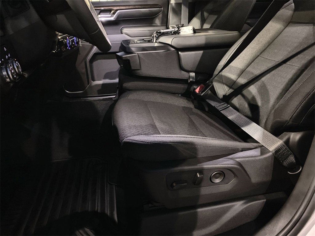 New 2026 GMC Sierra 1500 SLE image 32