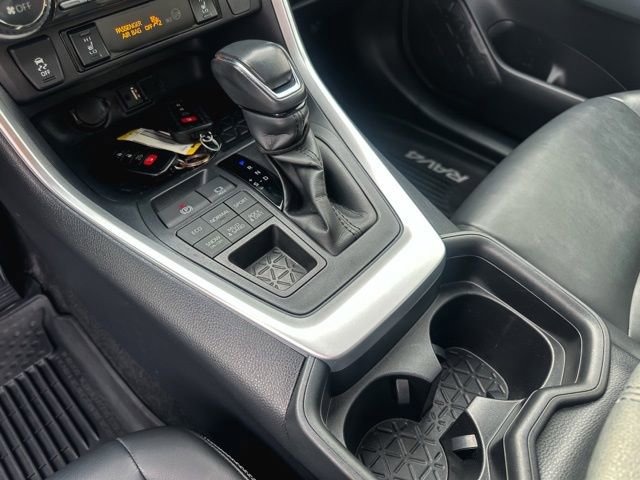 Used 2019 Toyota RAV4 XLE Premium w/ Cold Weather Package AWD/4WD image 19