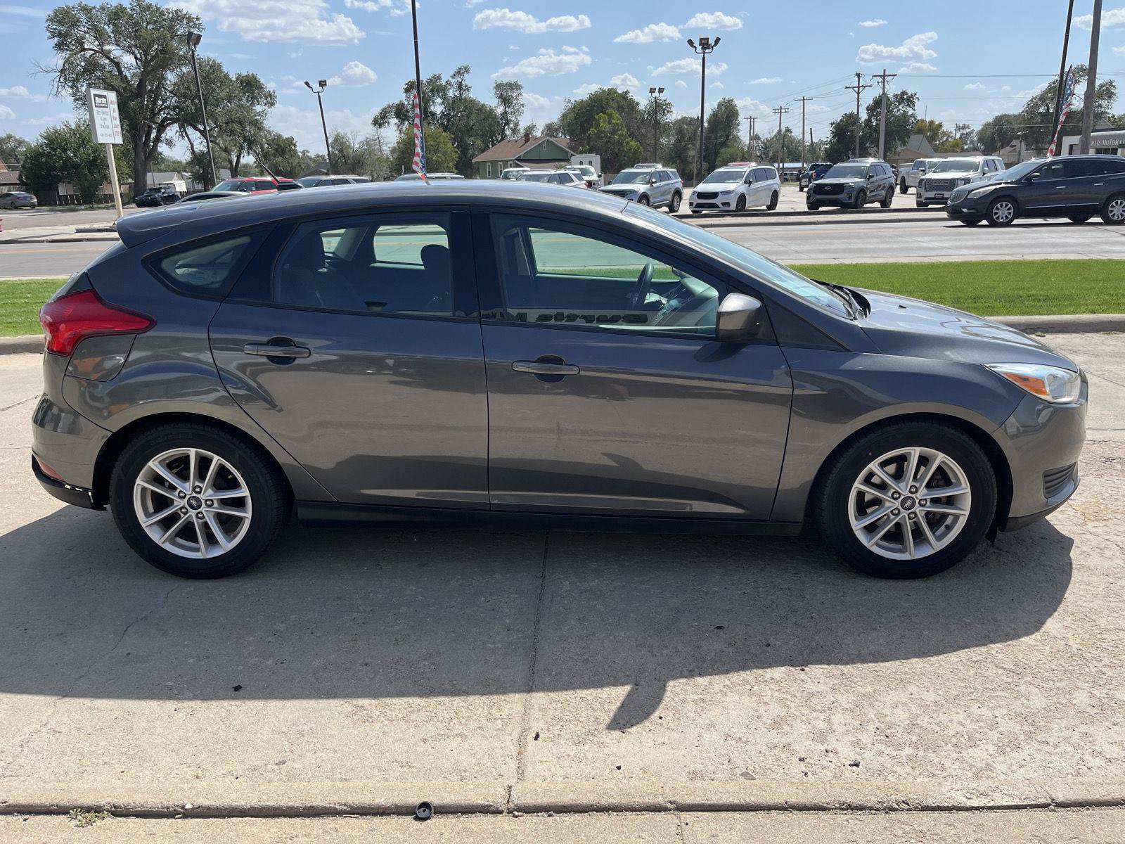 Certified 2018 Ford Focus SE FWD image 5