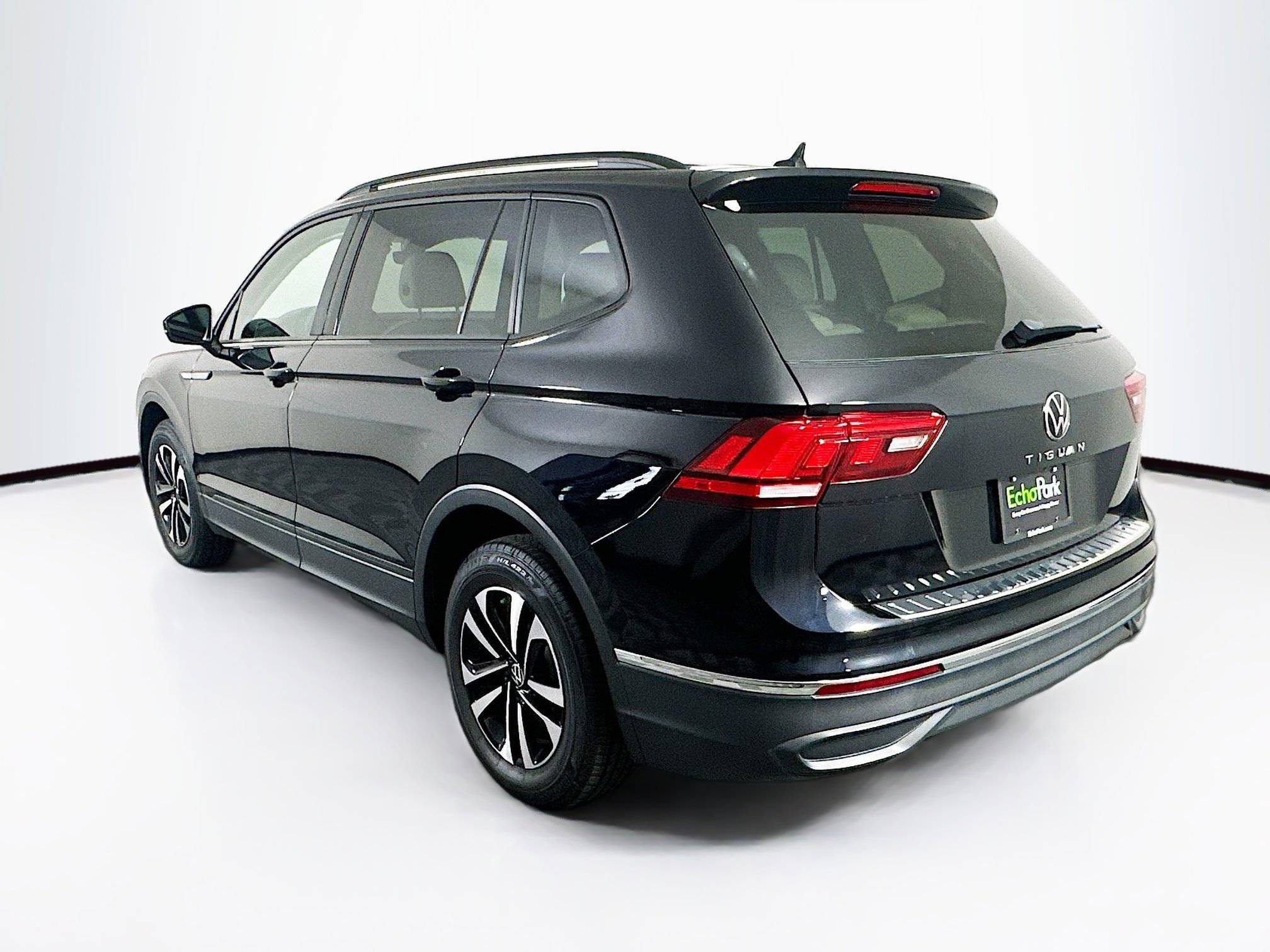 Used 2024 Volkswagen Tiguan S image 5