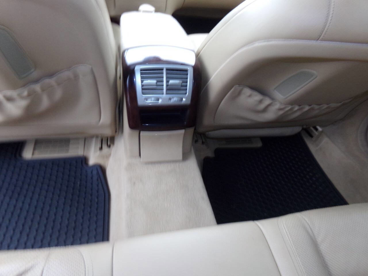 Used 2011 Mercedes-Benz S 550 4MATIC image 16