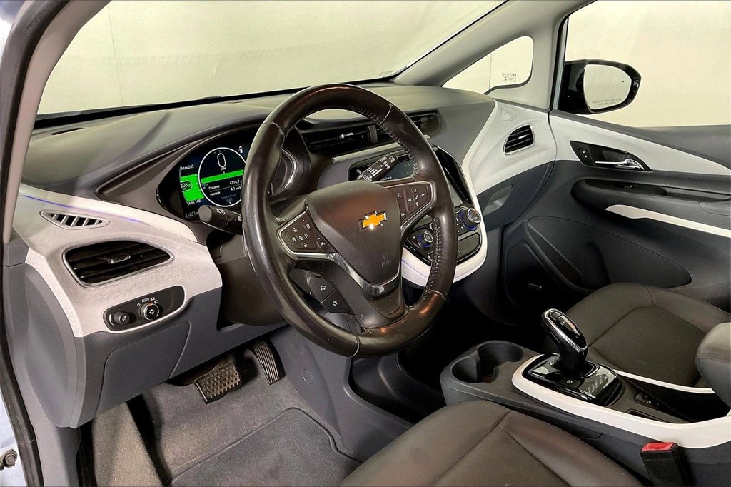 Used 2018 Chevrolet Bolt Premier w/ Driver Confidence II Package image 25