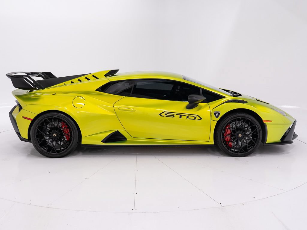 Used 2023 Lamborghini Huracan STO RWD image 6