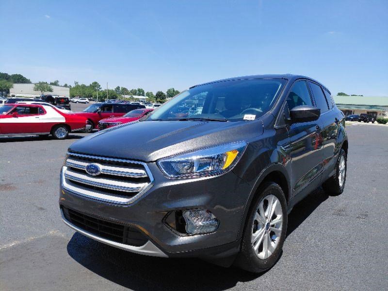 Used 2019 Ford Escape SE AWD/4WD image 2