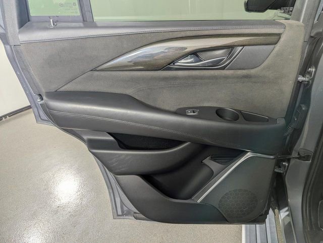Used 2018 Cadillac Escalade Platinum image 24