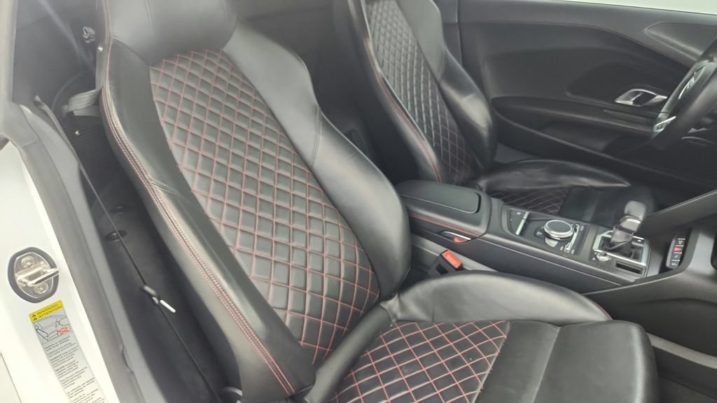Used 2017 Audi R8 V10 w/ Carbon Exterior Package AWD/4WD image 45
