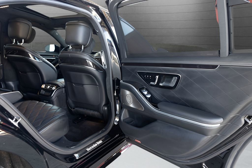 Used 2022 Mercedes-Benz S 580 4MATIC Sedan w/ AMG Line Package image 66