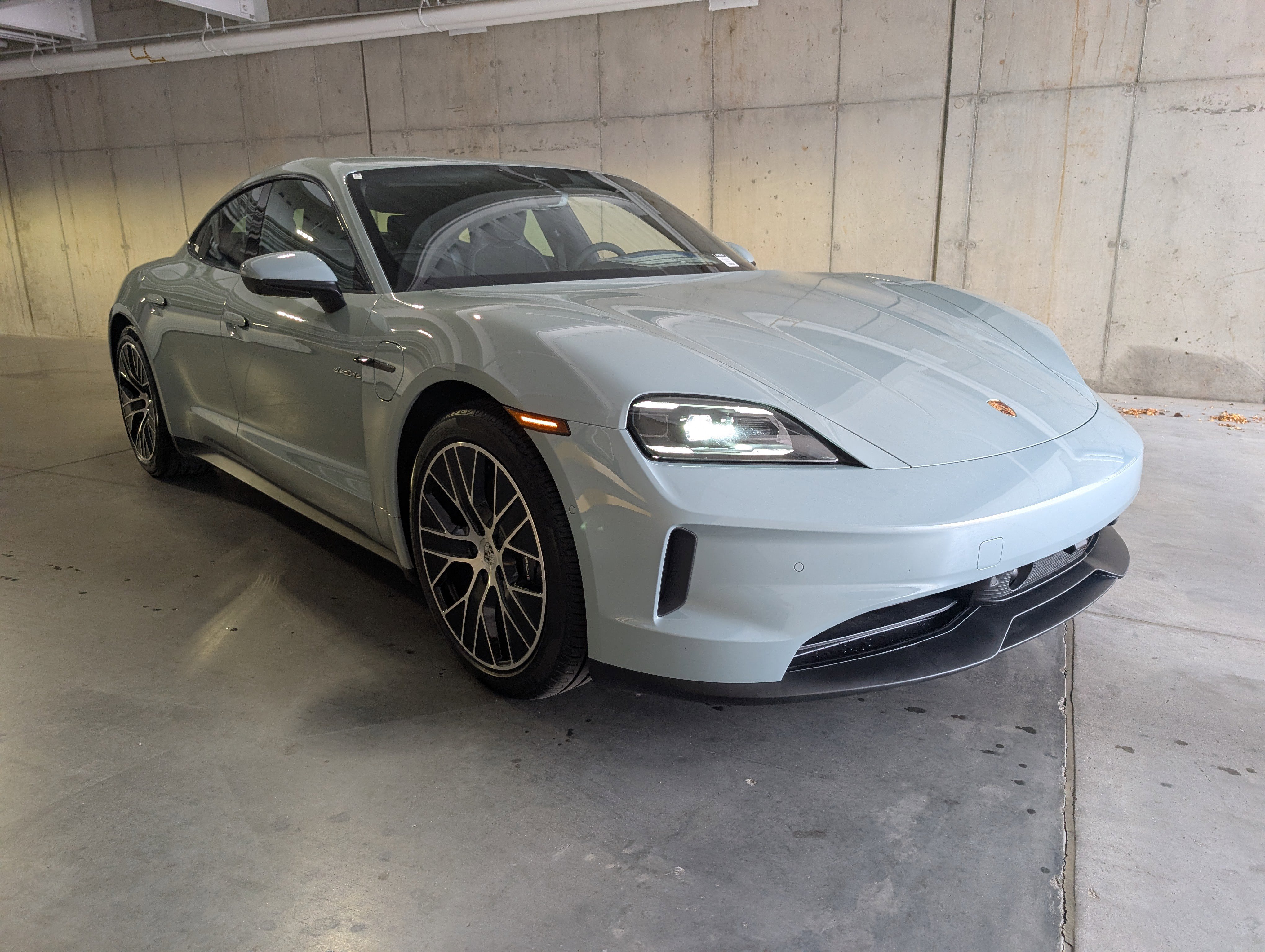 Certified 2025 Porsche Taycan image 11