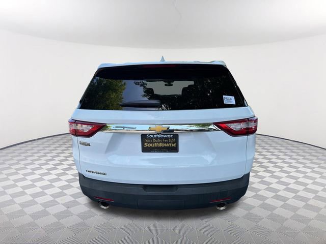 Used 2021 Chevrolet Traverse LS w/ LPO, Floor Liner Package FWD image 6