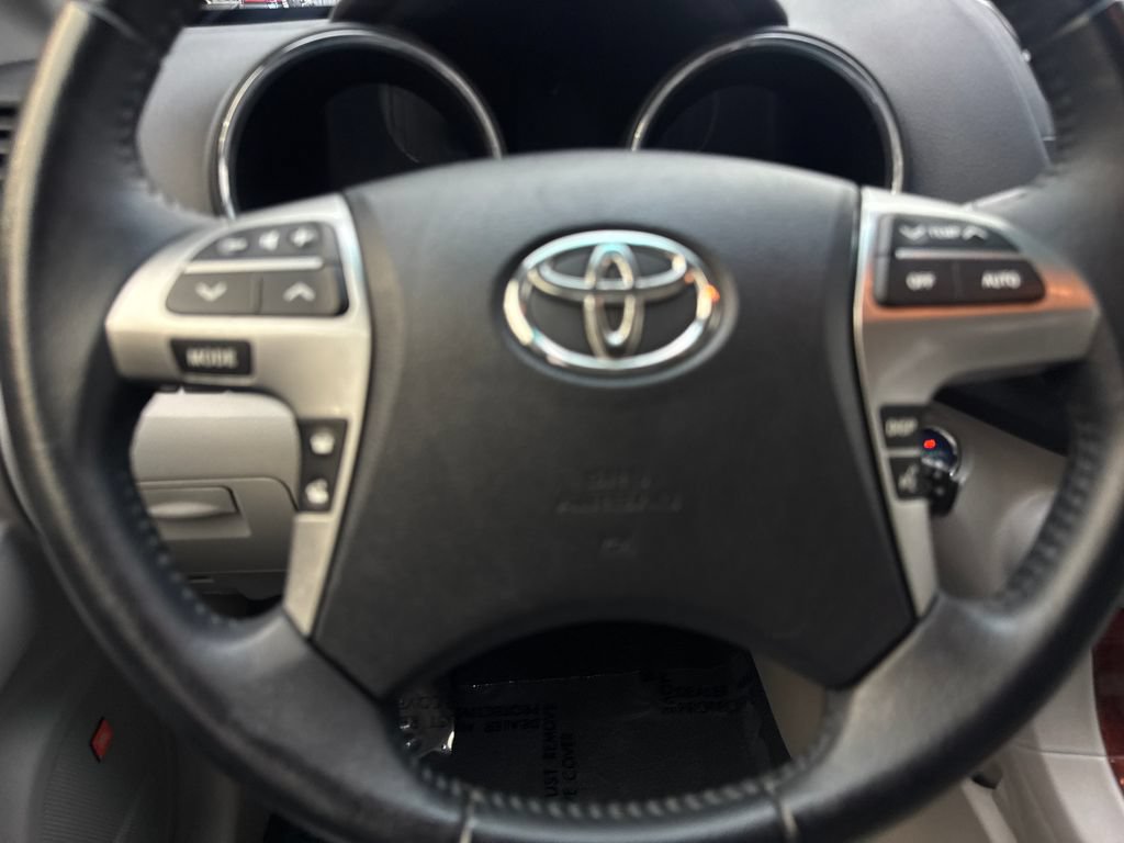 Used 2013 Toyota Highlander Limited AWD/4WD image 62