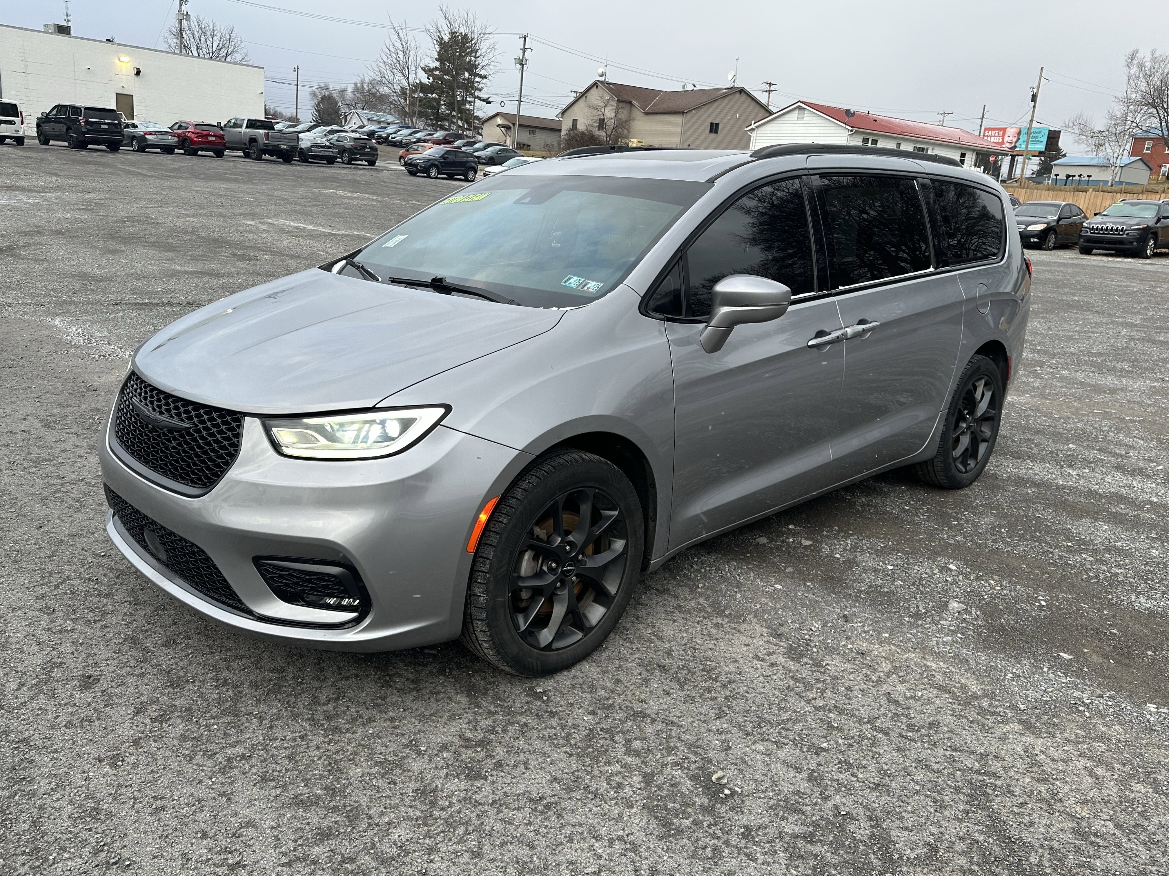 Used 2021 Chrysler Pacifica Limited w/ S Appearance Package image 4