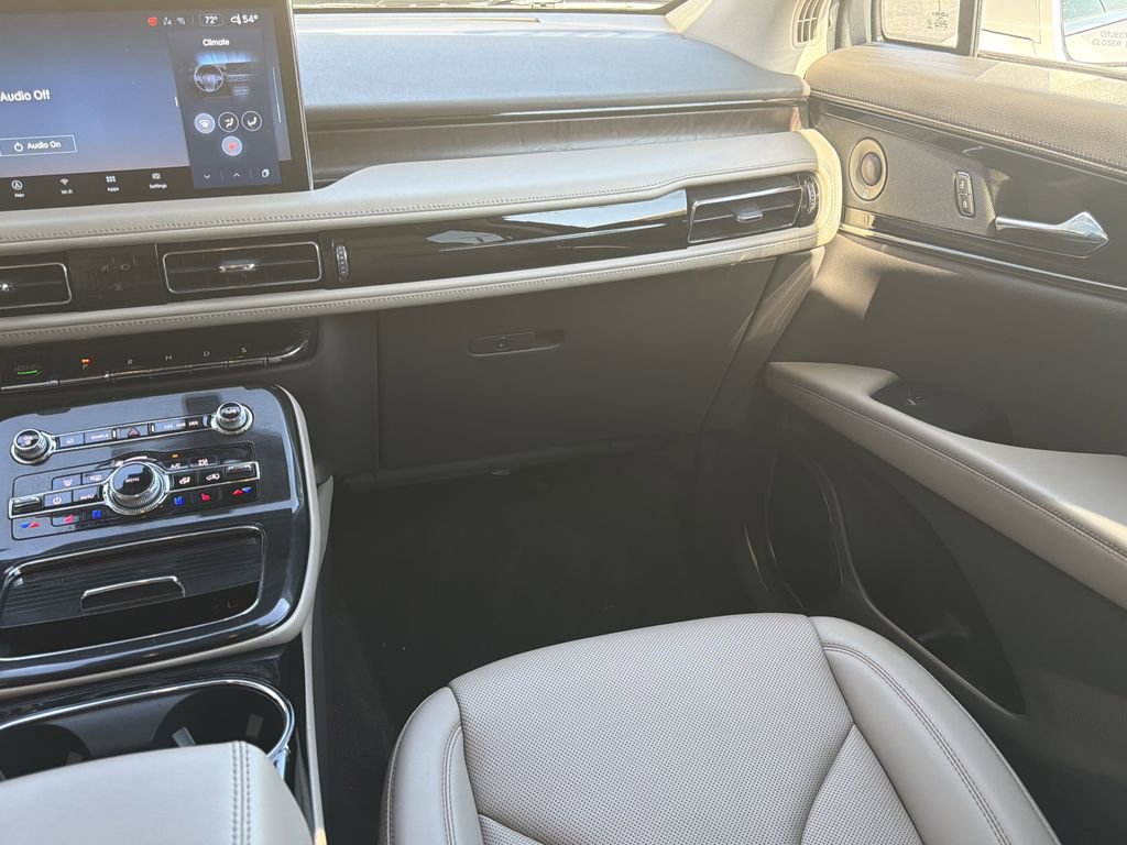 Used 2022 Lincoln Nautilus Reserve w/ Equipment Group 201A image 25