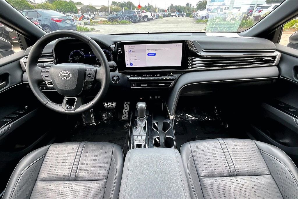 Used 2025 Toyota Camry XSE FWD image 7