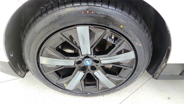 Used 2022 BMW iX xDrive50 w/ Premium Package image 59