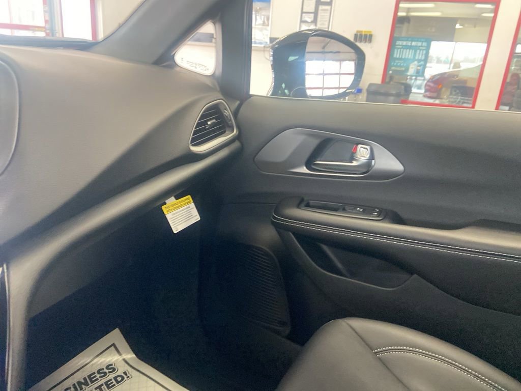 New 2026 Chrysler Voyager LX image 30